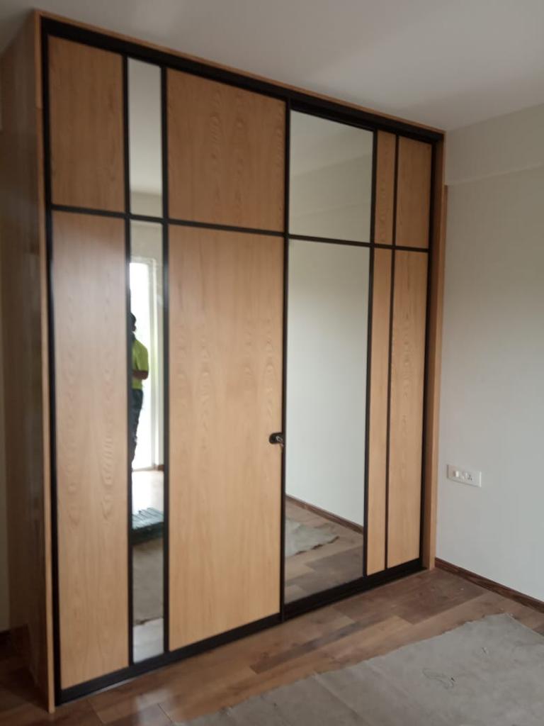 hettich-hafele-salice-aristo-godrej-saint-gobain-lacquer-glass-wardrobe-designs-dealers-manufacturers-in-gurgaon-gurugram-india